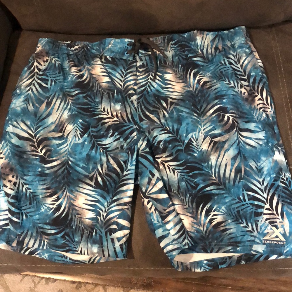 Men’s NWT swim trunks